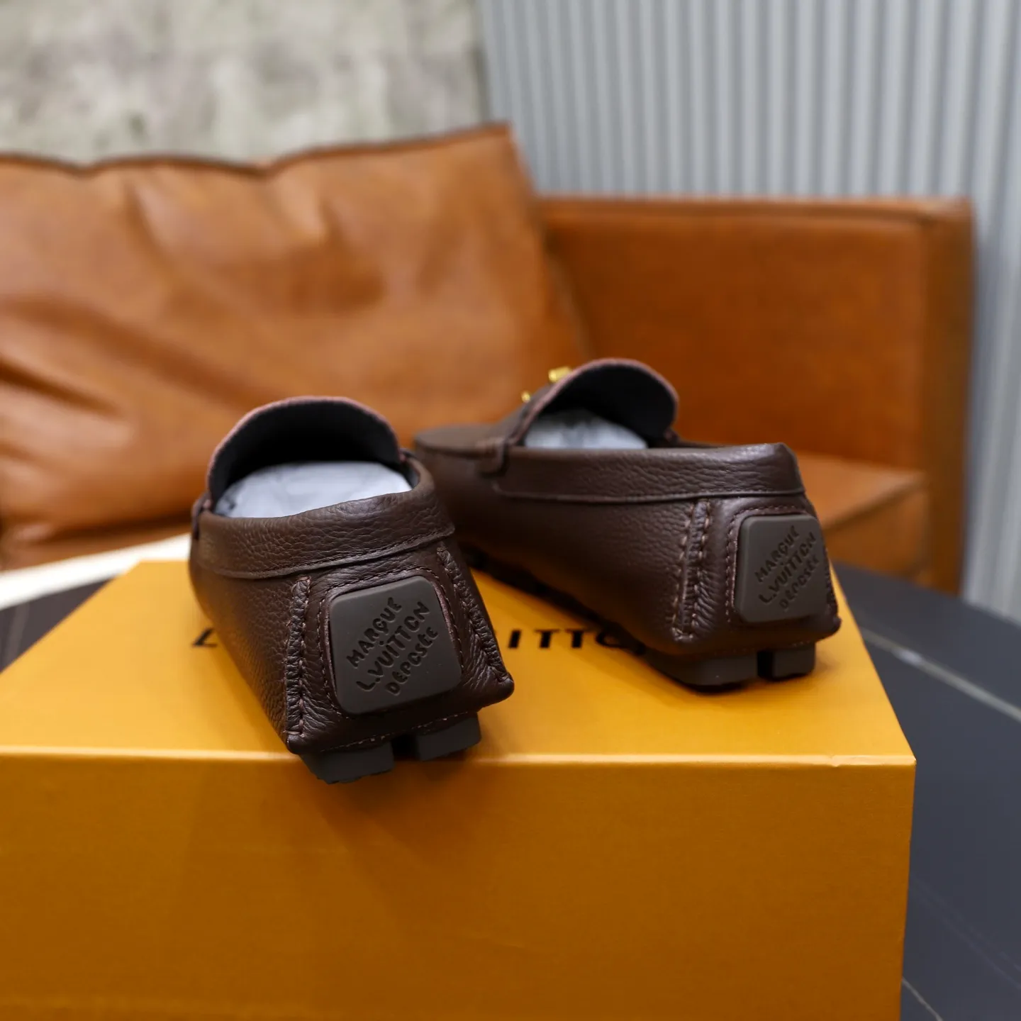 Ex-factory price: 480💰【LV】Louis Vuitton ⚠️High-end men’s driving and pedal series ⚠️38-44 (customized for 45) ⚠️All original cowhide leather! Thick and soft! Made entirely of calfskin lining! Rubber sheet anti-slip beanie sole! Three-dimensional package technology! Fashionable and classic! Handicrafts! Original high quality! Feel free to compare!